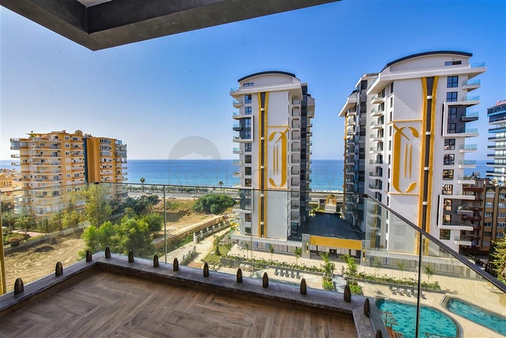 Квартира 2+1 на первой линии с видом на море 