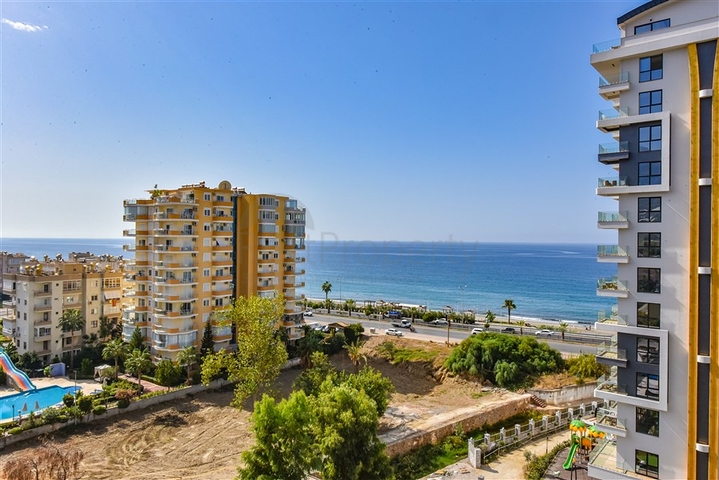 Квартира 2+1 на первой линии с видом на море 