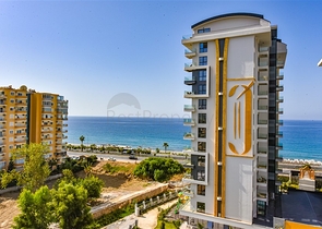 Квартира 2+1 на первой линии с видом на море 