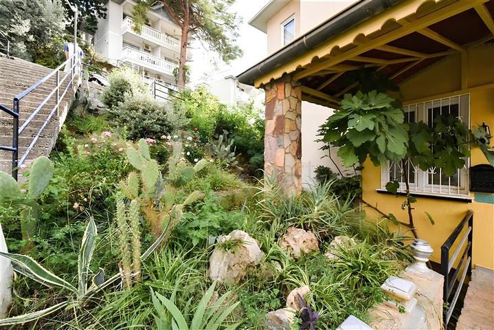 Квартира 3+1 с отдельной кухней у подножия Аланийской крепости