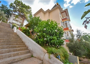 Квартира 3+1 с отдельной кухней у подножия Аланийской крепости