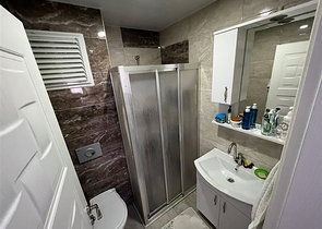 Просторная трехкомнатная квартира в пешей доступности к морю в открытом под ВНЖ районе Тосмур