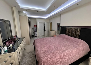 Просторная трехкомнатная квартира в пешей доступности к морю в открытом под ВНЖ районе Тосмур