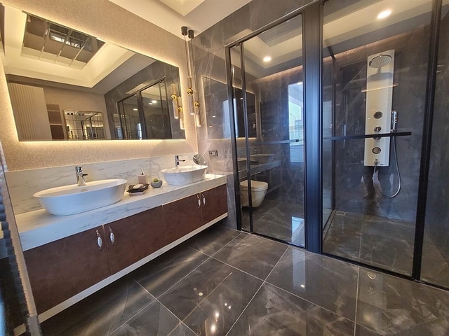 Просторные квартиры 5+1 в центральном районе Енишехир