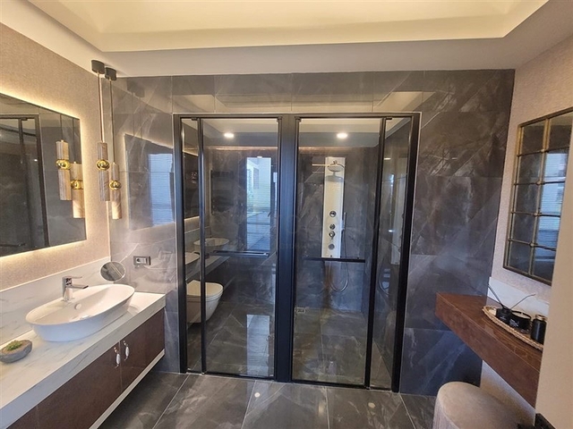 Просторные квартиры 5+1 в центральном районе Енишехир