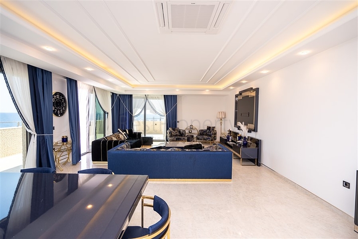 Просторный двухэтажный пентхаус под гражданство на первой береговой линии 