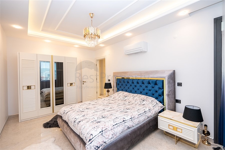 Просторный двухэтажный пентхаус под гражданство на первой береговой линии 