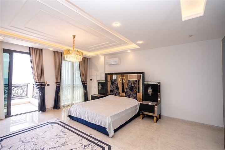 Просторный двухэтажный пентхаус под гражданство на первой береговой линии 