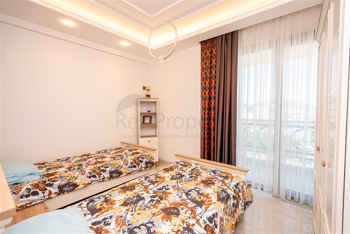 Просторный двухэтажный пентхаус под гражданство на первой береговой линии 