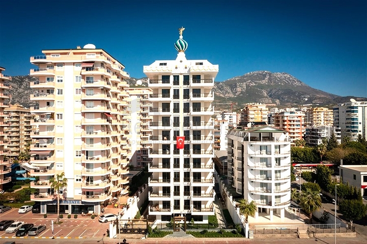 Просторный двухэтажный пентхаус под гражданство на первой береговой линии 