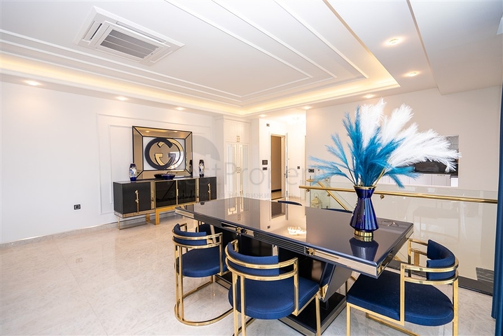 Просторный двухэтажный пентхаус под гражданство на первой береговой линии 