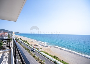 Просторный двухэтажный пентхаус под гражданство на первой береговой линии 