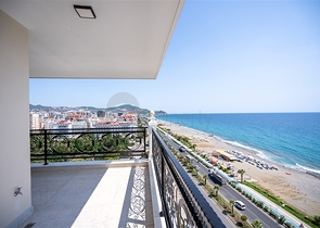 Просторный двухэтажный пентхаус под гражданство на первой береговой линии 