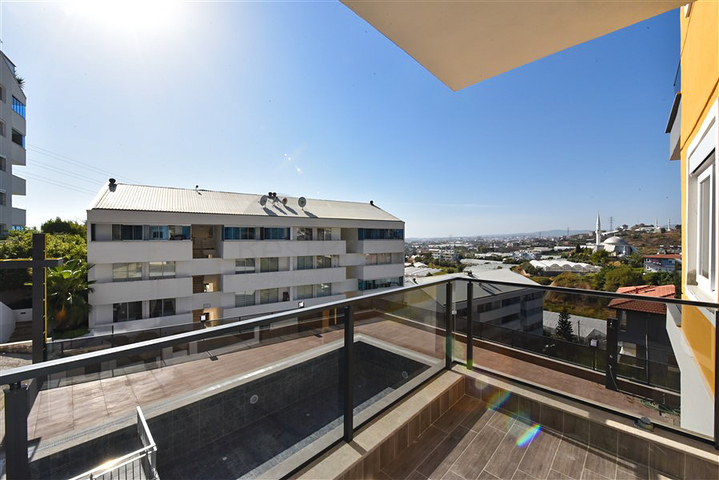 Трёхкомнатные апартаменты с отдельной кухней и возможностью получить ВНЖ в районе Конаклы