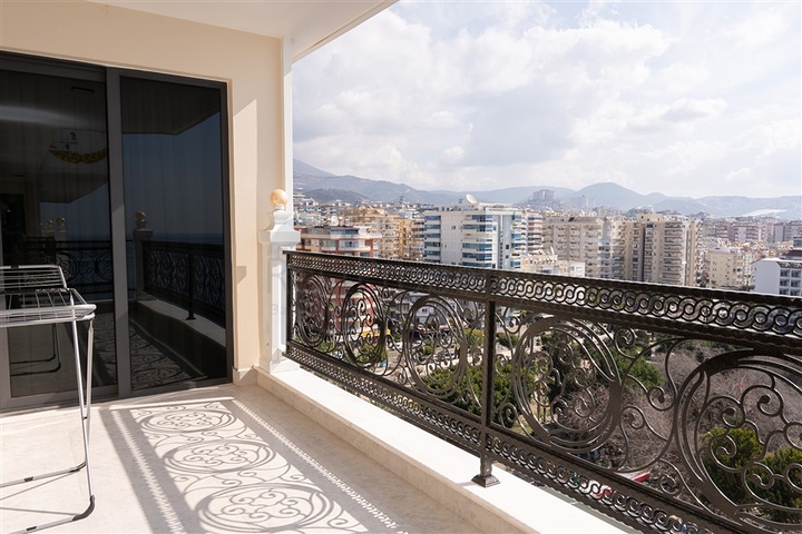 Пентхаус 3+1 на первой береговой линии