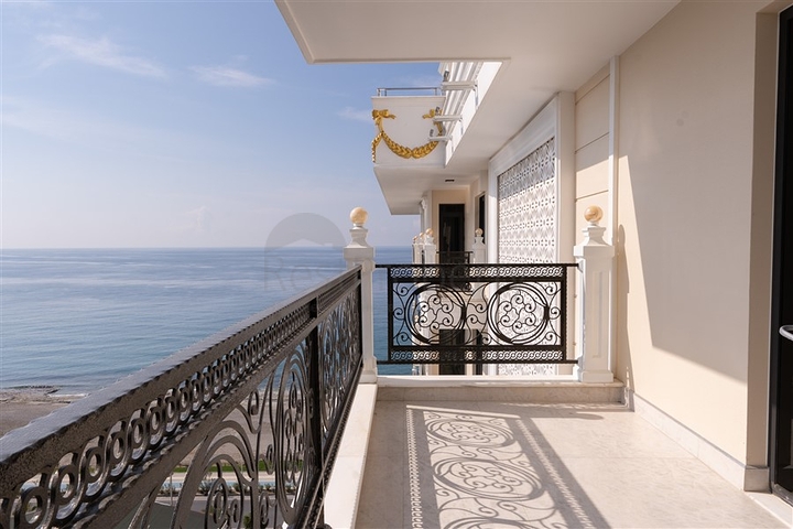 Пентхаус 3+1 на первой береговой линии