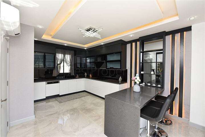 Новая вилла с потрясающим видом в районе Каргыджак