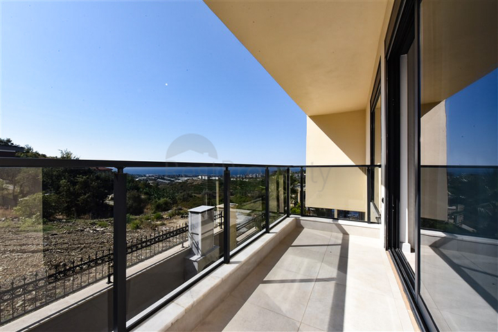 Новая вилла с потрясающим видом в районе Каргыджак