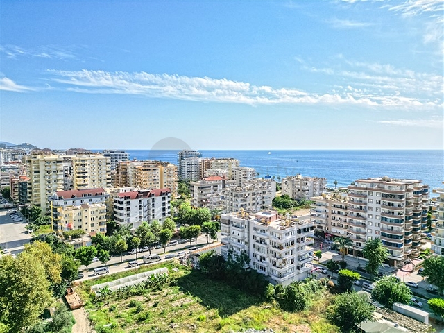 Трехкомнатная квартира в пешей доступности от моря