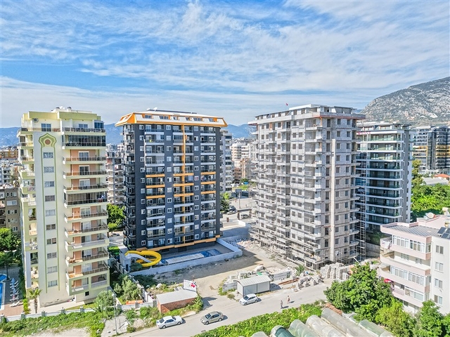 Трехкомнатная квартира в пешей доступности от моря