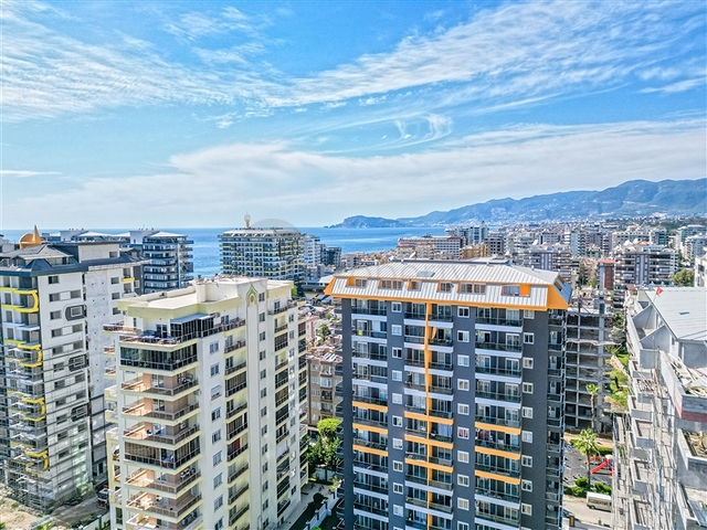 Трехкомнатная квартира в пешей доступности от моря