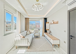 Трехкомнатная квартира в пешей доступности от моря