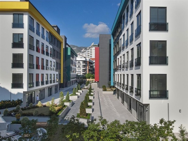 Оборудованный просторный офис в бизнес-центре в районе Оба