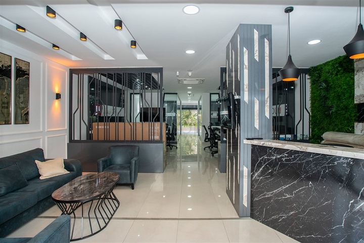 Оборудованный просторный офис в бизнес-центре в районе Оба