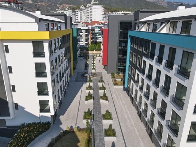 Оборудованный просторный офис в бизнес-центре в районе Оба