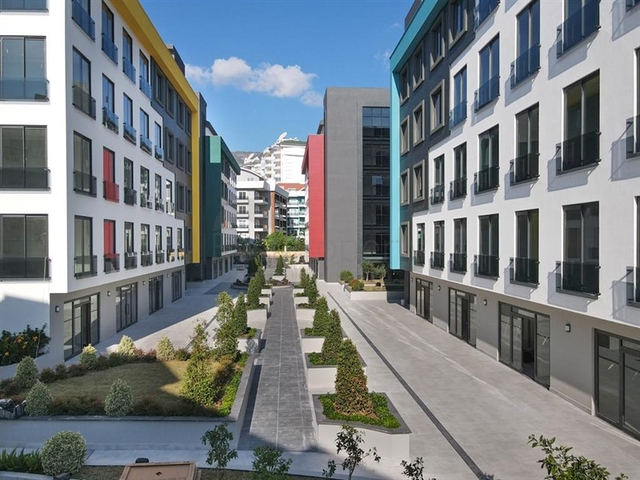 Оборудованный просторный офис в бизнес-центре в районе Оба