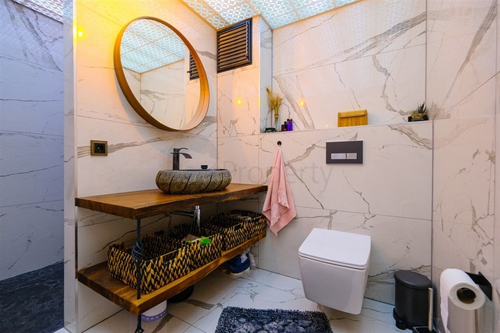 Мебелированная просторная квартира в комплексе с видом на море и горы