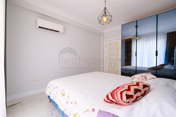 Мебелированная просторная квартира в комплексе с видом на море и горы