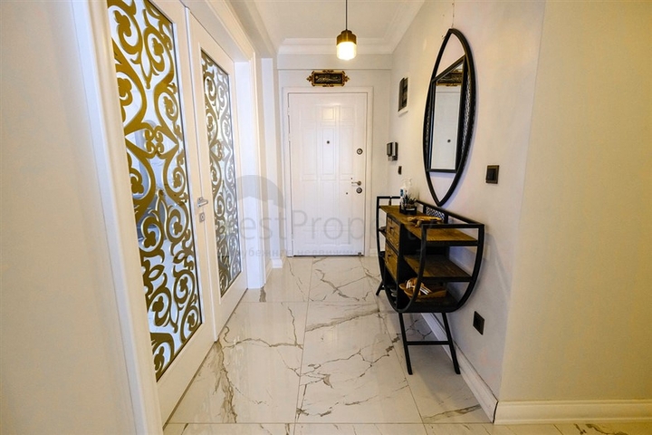 Мебелированная просторная квартира в комплексе с видом на море и горы