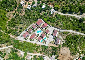 Мебелированная просторная квартира в комплексе с видом на море и горы