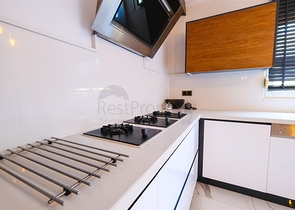 Мебелированная просторная квартира в комплексе с видом на море и горы