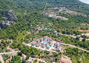 Мебелированная просторная квартира в комплексе с видом на море и горы