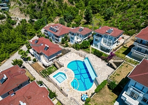 Мебелированная просторная квартира в комплексе с видом на море и горы