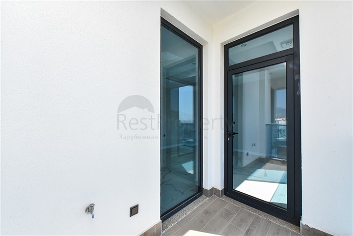 Пентхаус 3+1 с отдельной кухней на первой береговой линии в Кестеле