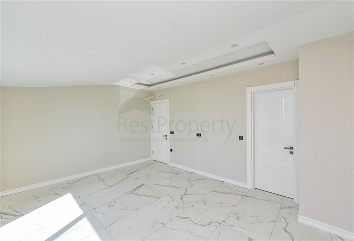 Пентхаус 3+1 с отдельной кухней на первой береговой линии в Кестеле