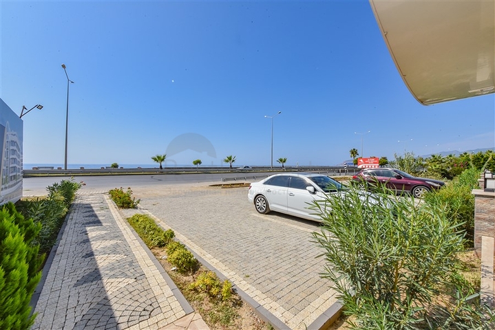 Пентхаус 3+1 с отдельной кухней на первой береговой линии в Кестеле