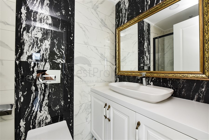 Пентхаус 3+1 с отдельной кухней на первой береговой линии в Кестеле