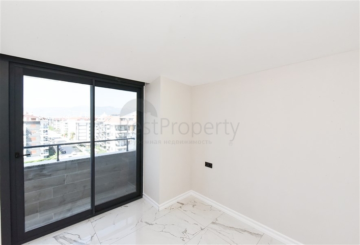 Пентхаус 3+1 с отдельной кухней на первой береговой линии в Кестеле