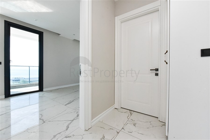 Пентхаус 3+1 с отдельной кухней на первой береговой линии в Кестеле