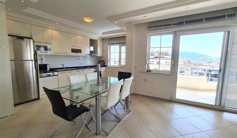 Пентхаус 4+1 с видом на море в самом центре Алании