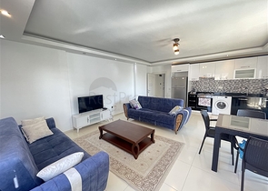 Просторная трехкомнатная квартира с большим балконом и видом на море