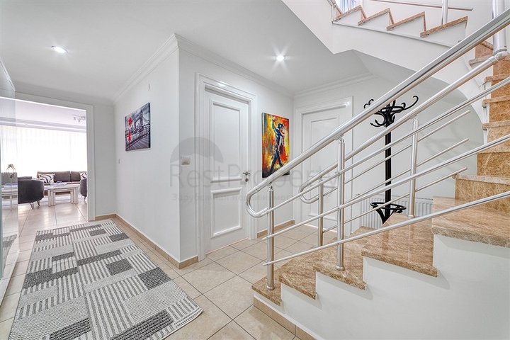 Пентхаус планировкой 4+2 в районе Алании, Джикджилли