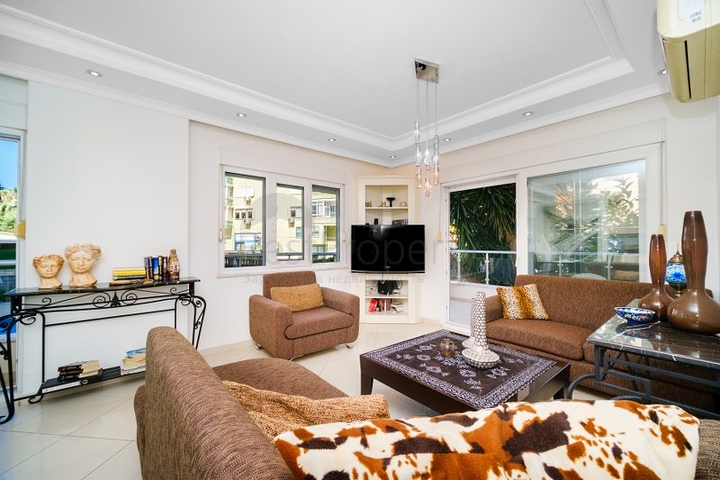 Просторная квартира 3+1 в самом центре Алании