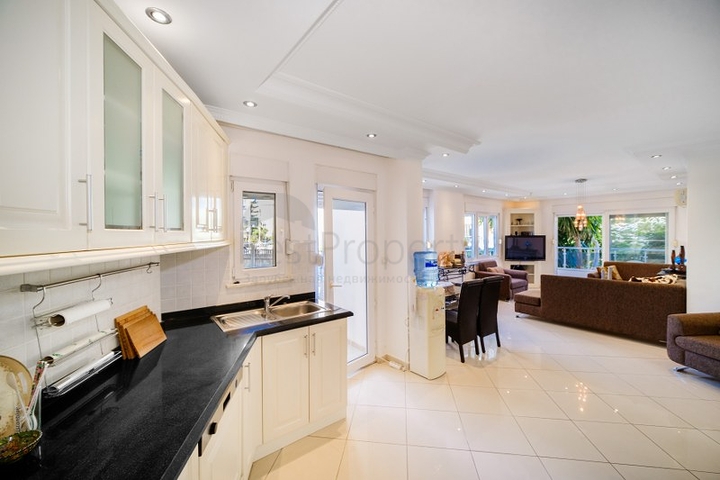 Просторная квартира 3+1 в самом центре Алании