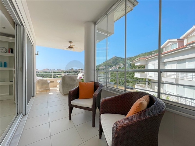 Просторный пентхаус 3+1 в районе Джикджилли