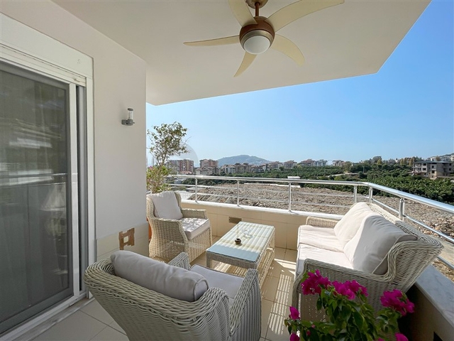 Просторный пентхаус 3+1 в районе Джикджилли